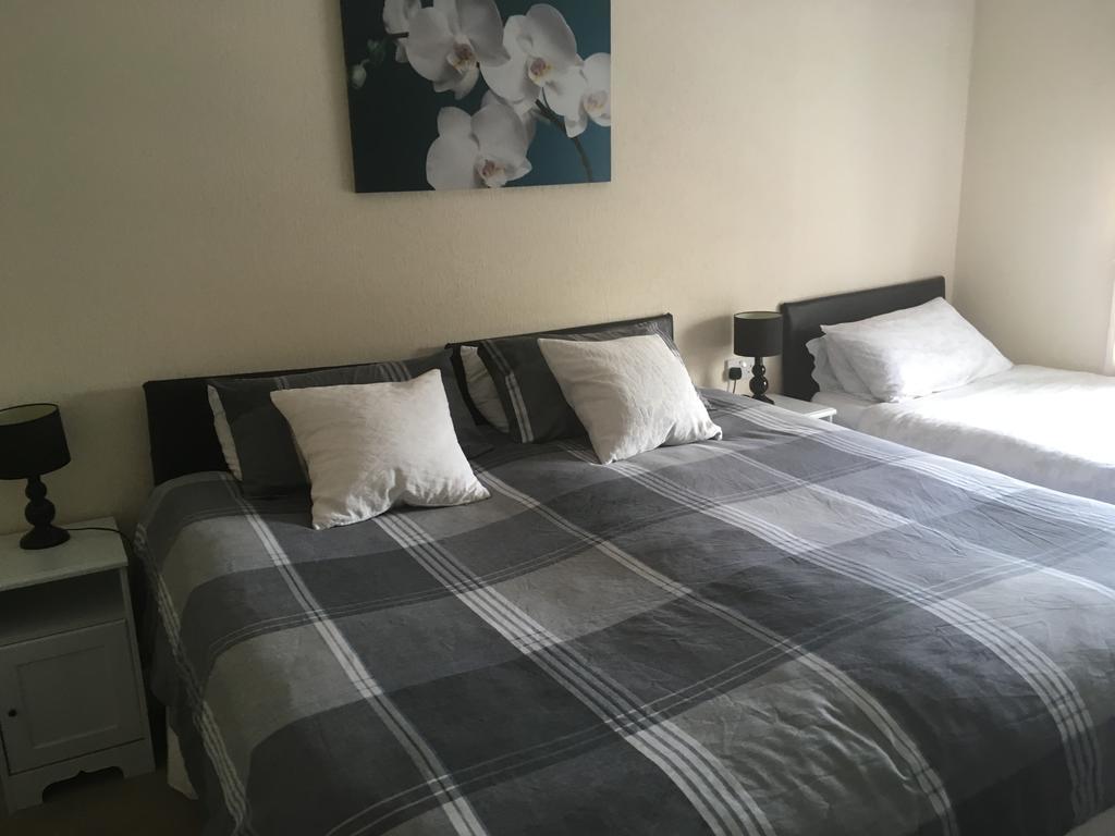 Bentons Guest House Челтенхам Экстерьер фото