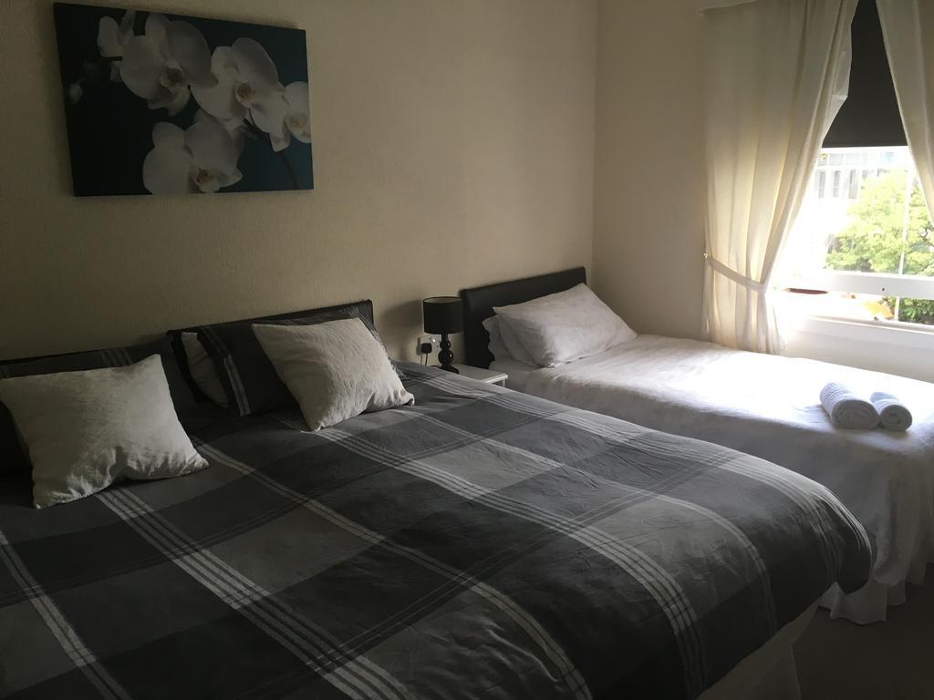 Bentons Guest House Челтенхам Экстерьер фото