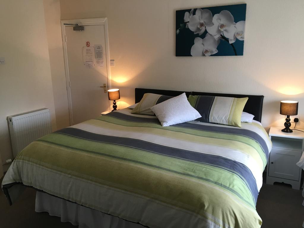 Bentons Guest House Челтенхам Экстерьер фото